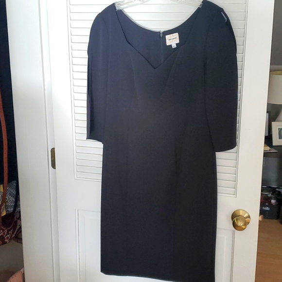 Little black dress - Picture 1 of 7